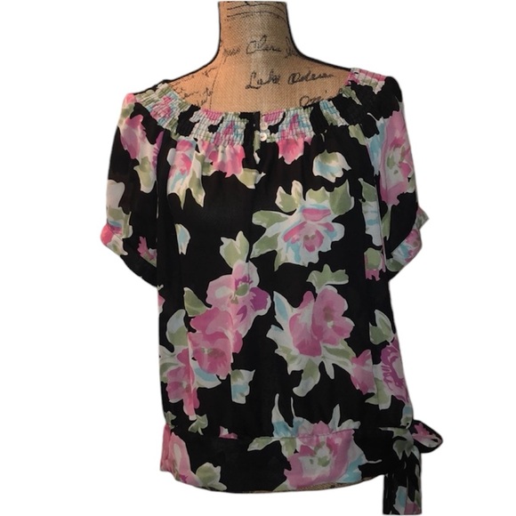 Agora Tie Waist Floral Tops Bundle of 2 - Picture 9 of 16